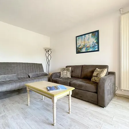 Apartment Nice Apt Near The Marina Santa Lucia
